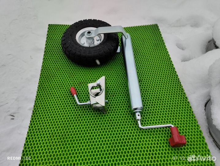 Подкатное колесо для прицепа пневматическое новое