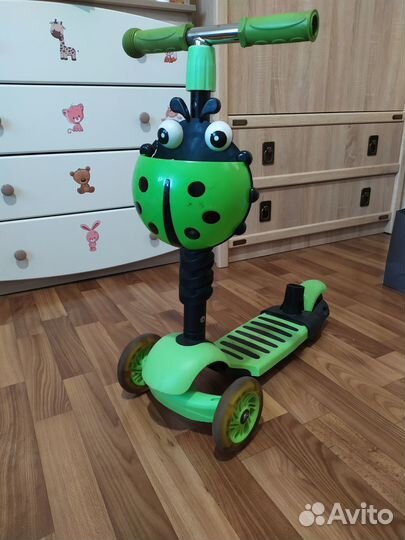 Самокат трёхколёсный с корзиной