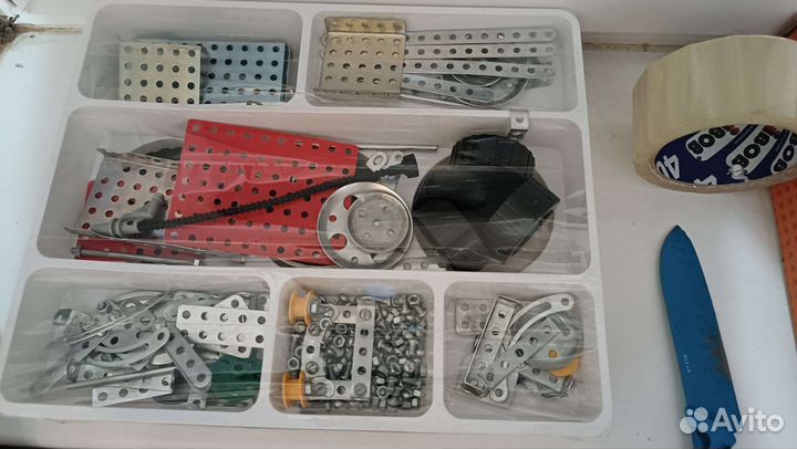 Трактор и грузовик