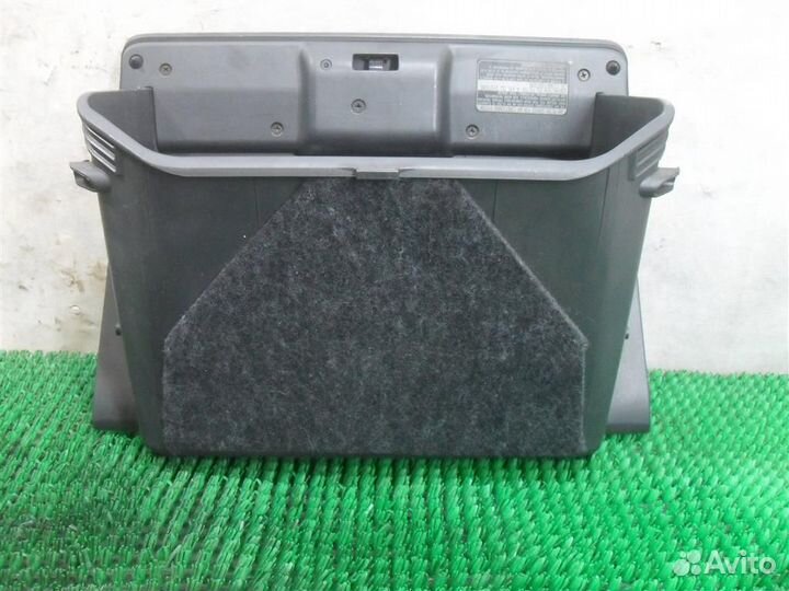 Крышка бардачка Toyota Corolla Verso R1 2004