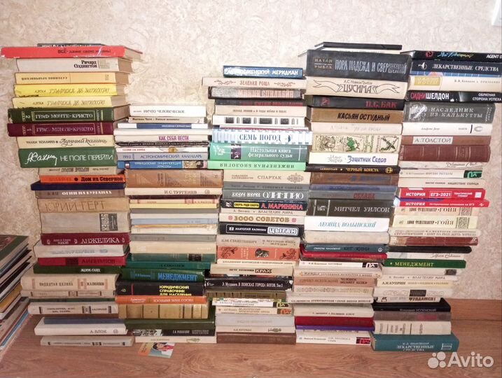 Отдам советские Книги оптом. Разная тематика