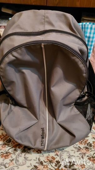 Продаю 1 рюкзак цвет зелёный