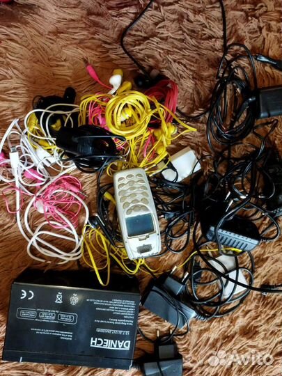 Зарядный, наушники телефон