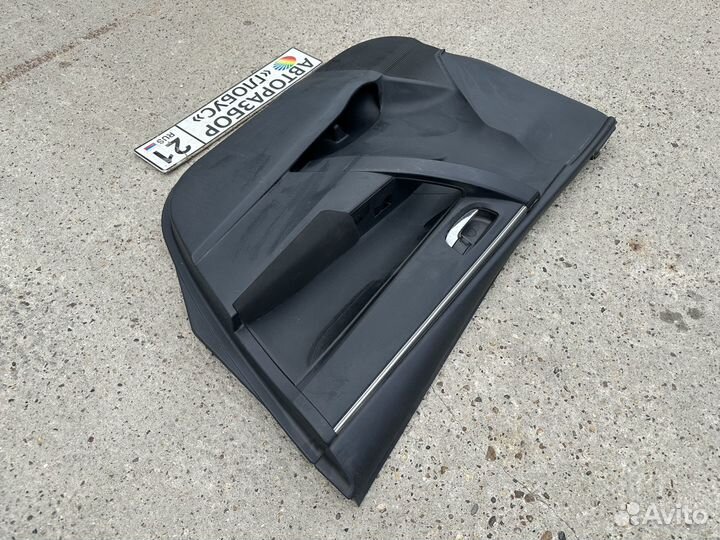 Обшивка двери перед прав Toyota Corolla