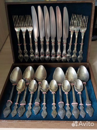 Набор столовых приборов мельхиор