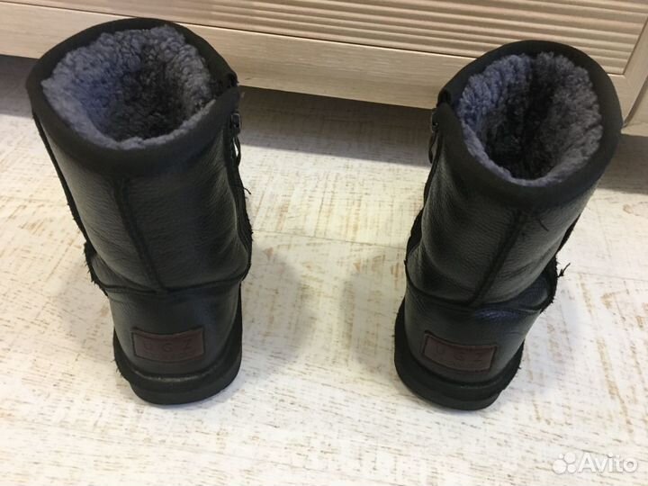 Продам детские угги