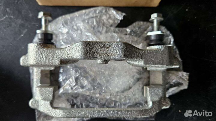 Скоба суппорта заднего правая Ford Transit TT9 2.4