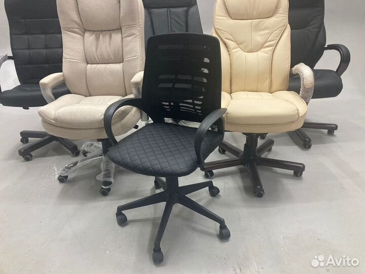 Офисное кресло