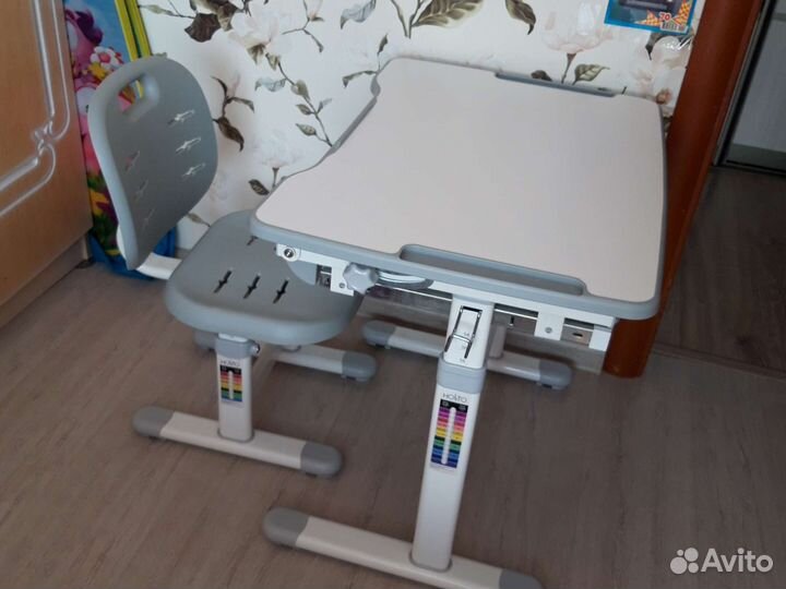 Детский растущий стул и стол