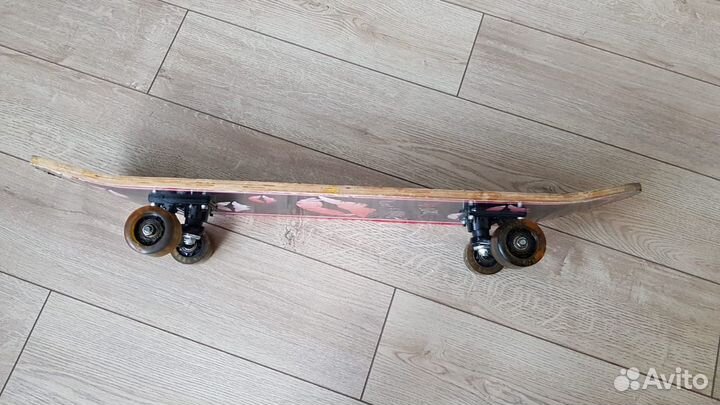 Скейтборд большой светящиеся колеса. Фанера