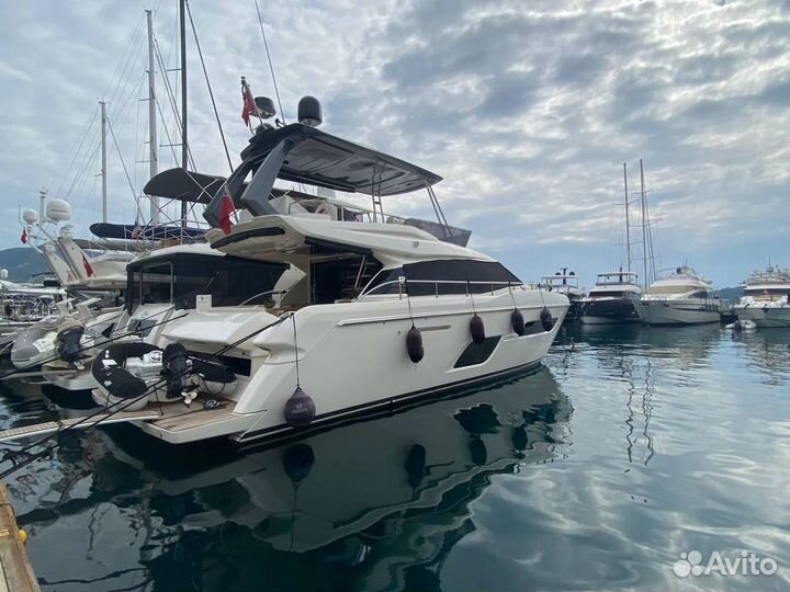 Моторная яхта Ferretti 550 (017)
