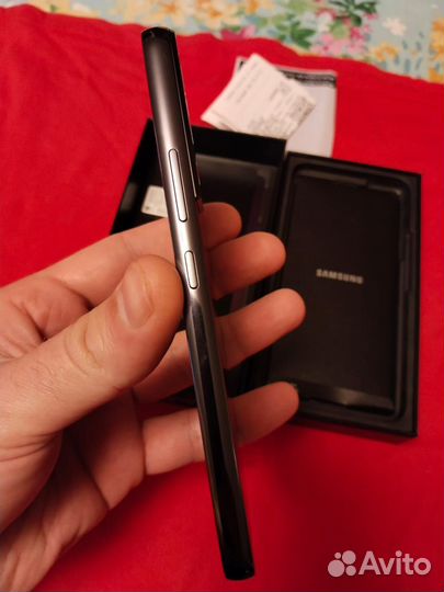 Samsung Galaxy S22, 8/256 ГБ