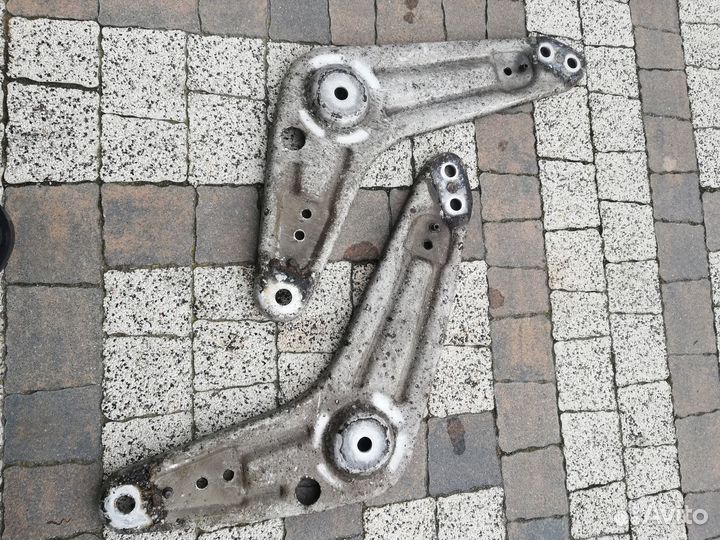 Кронштейн подвески задний BMW