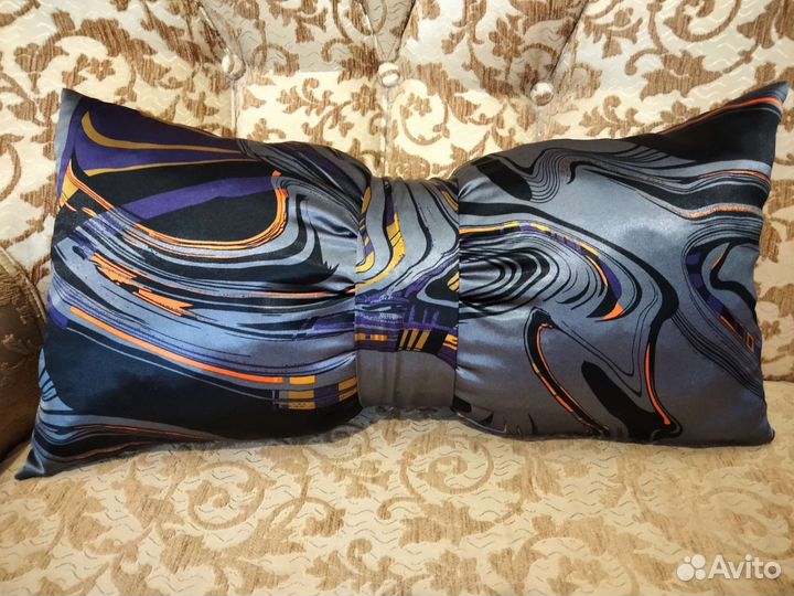 Подушка декоративная интерьерная (в форме бантика)