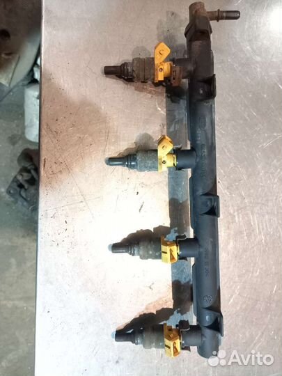 Топливная рампа Kia Rio1