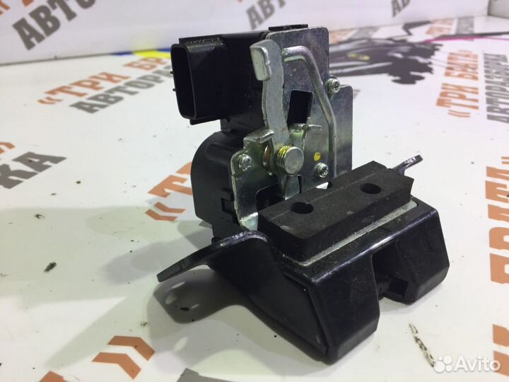 Хендай ix35 Замок крышки багажника