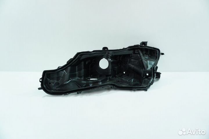 Корпус фары левый Toyota Camry V70 2018