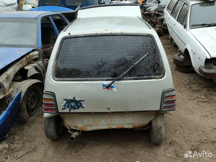 Заднее стекло оку