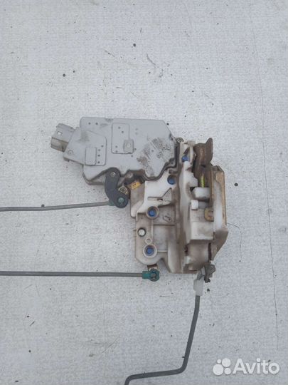 Замок двери передний правый Nissаn Рrimеra Ниcсан