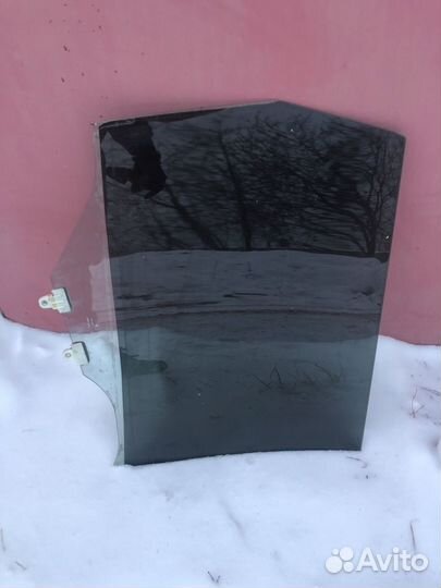 Стекло задней левой двери Nissan X-trail T31