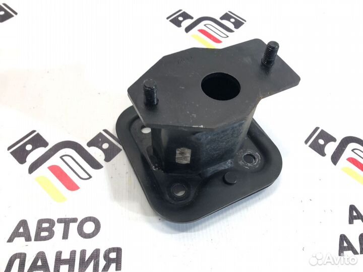 Кронштейн усилителя бампера задний левый Bmw