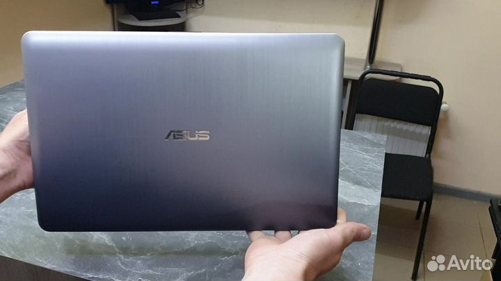 Ноутбук Asus X541SA (в хорошем состоянии )