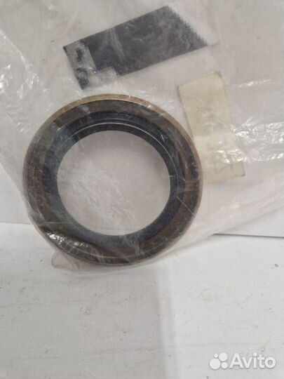 Сальник полуоси задней RR MMC pajero V2