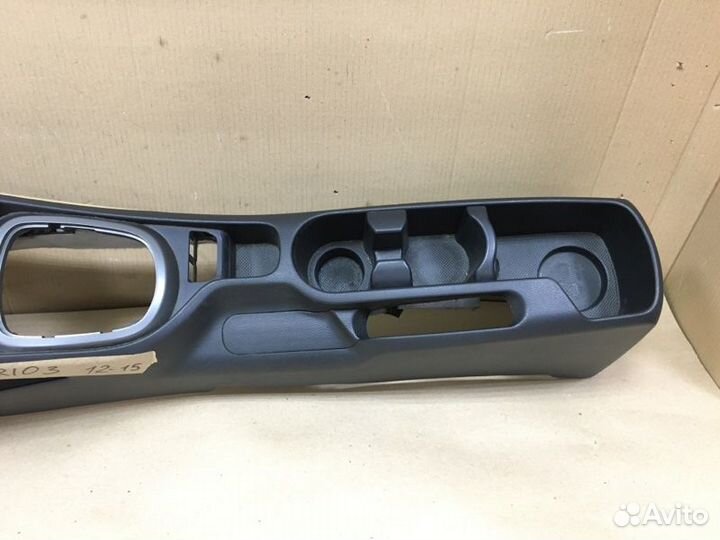 Консоль между сидений Kia Rio 3 седан