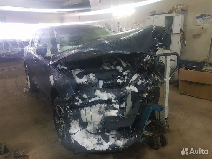 Петля двери передняя левая (нижняя) (Volvo XC40)