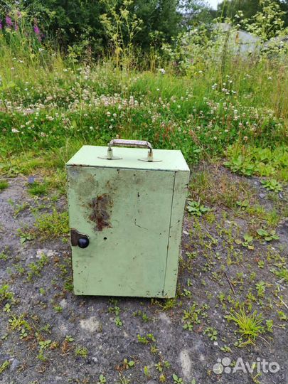 Ящик железный под оружие и боеприпасы