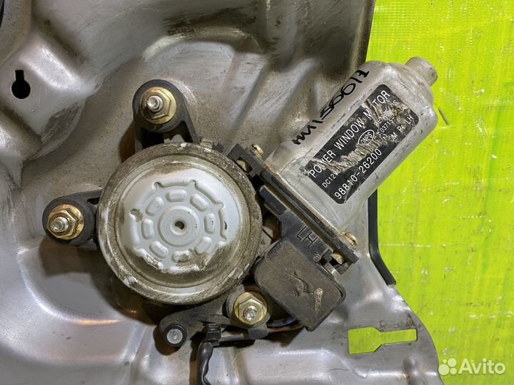 Стеклоподъемник задний левый Hyundai Santa Fe