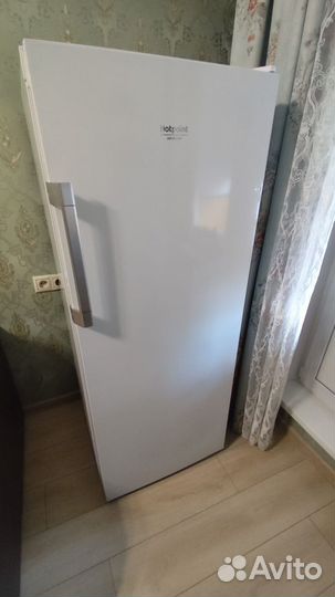 Морозильная камера Hotpoint-Ariston HFZ 6150 W