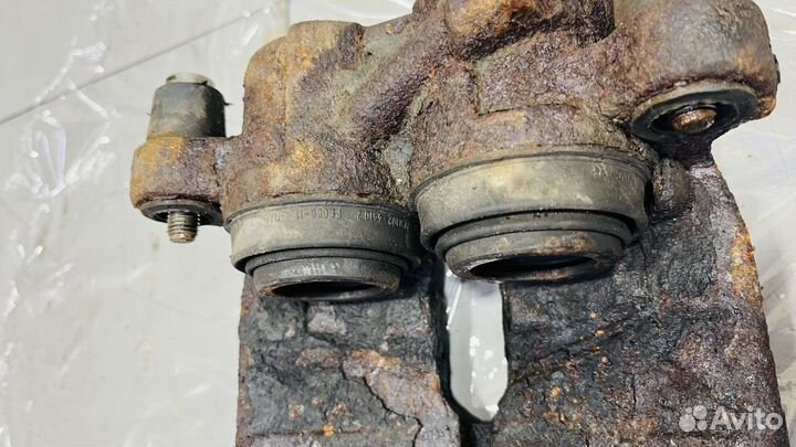 Суппорт передний левый Mercedes W211 E