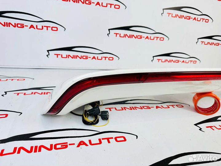 Спойлер на верх Toyota Land Cruiser 200 LED F7678