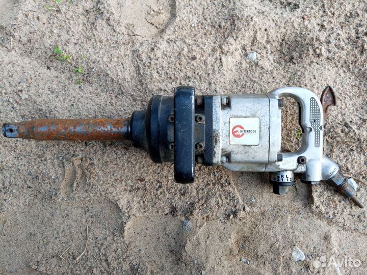 Гайковерт пневматический