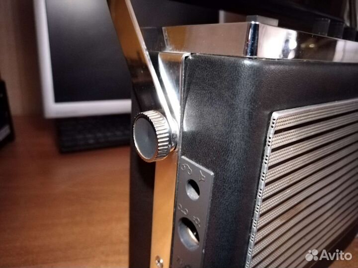 Радиоприемник saba Transeuropa 2000