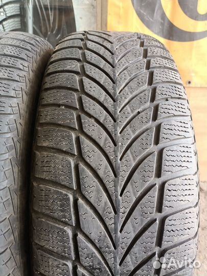 Goodyear UltraGrip 215/60 R16 99V