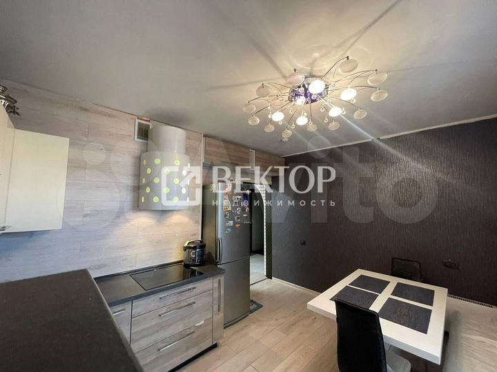 2-к. квартира, 65 м², 4/9 эт.