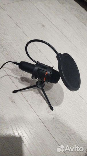 Микрофон Defender Forte GMC 300 с держателем