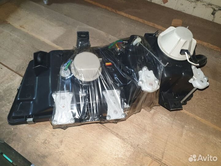 Фара правая Mitsubishi Fuso Fighter 1993-2007