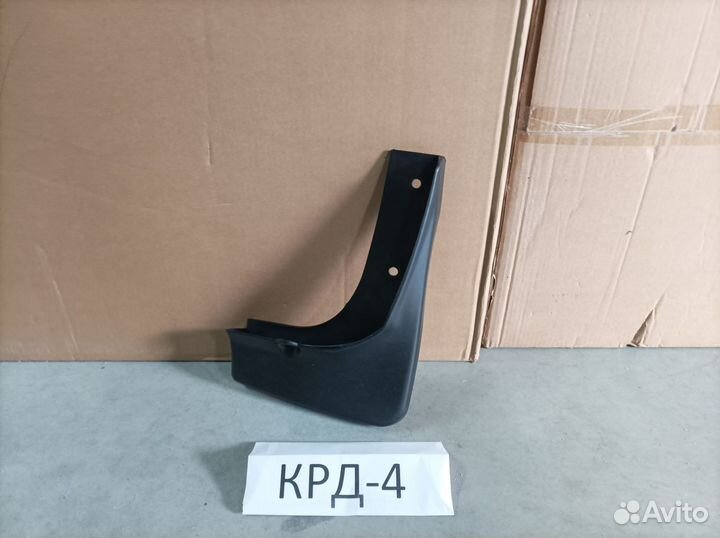 Брызговик передний правый Outlander 1 2003-2008