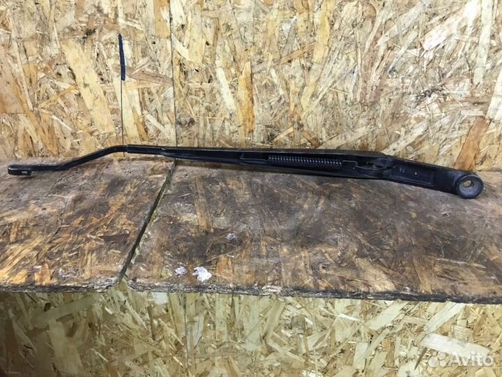Поводок стеклоочистителя передний левый Chevrolet