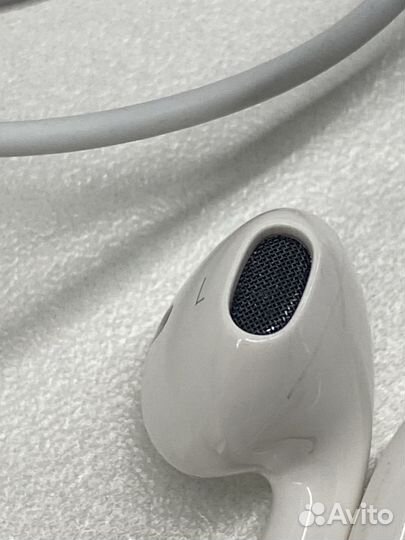 Наушники earpods. новые