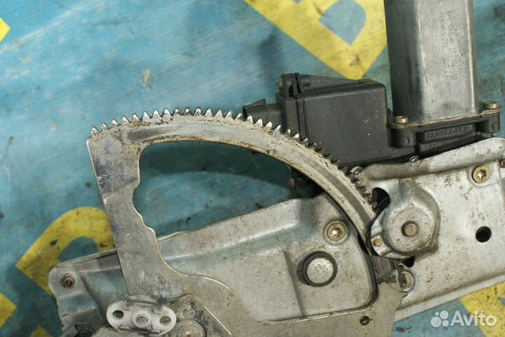 Передний левый стеклоподъемник Opel Vectra B