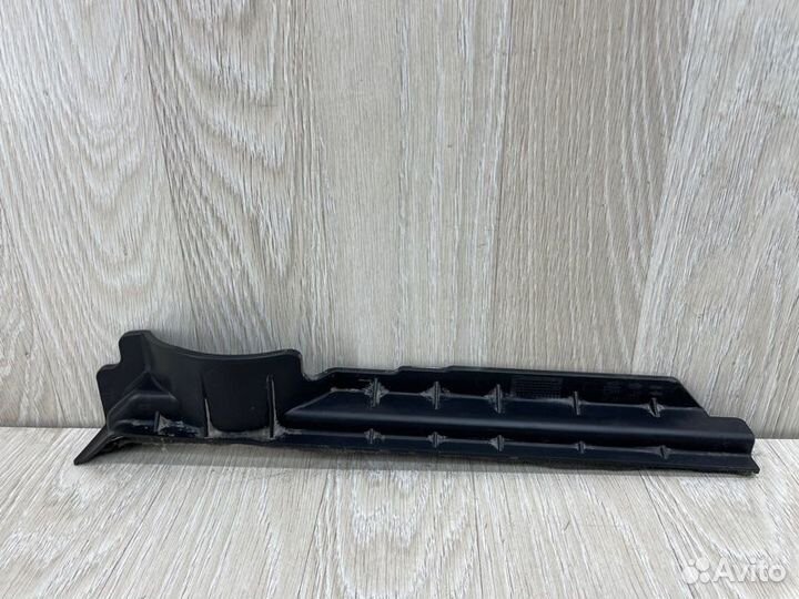 Дефлектор радиатора левый Hyundai Ix35