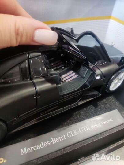 Коллекционная машинка мэрс