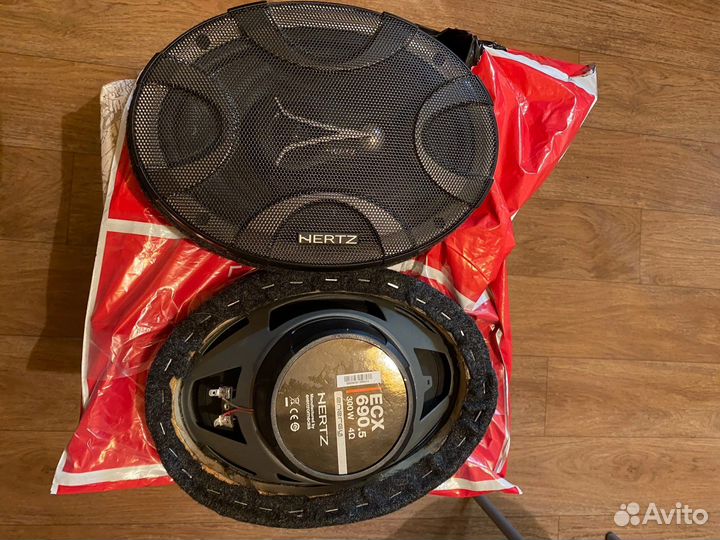 Hertz ECX 690.5 300W