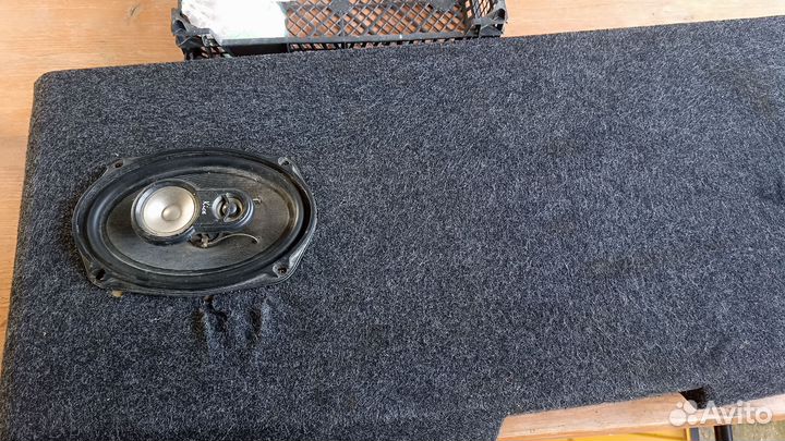 Полка задняя акустическая нива