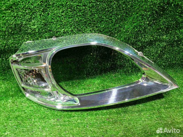 Маска фары Logan (05-08) R б/у