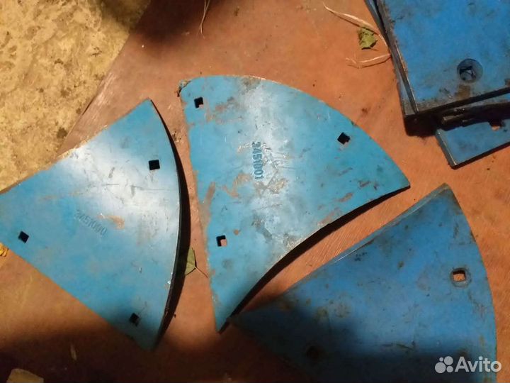 Комплектующие к плугу Лемкен